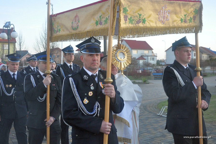 34 Procesja rezurekcyjna.jpg